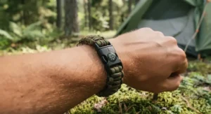 A survival paracord bracelet made for camping trips and outdoor emergencies.
